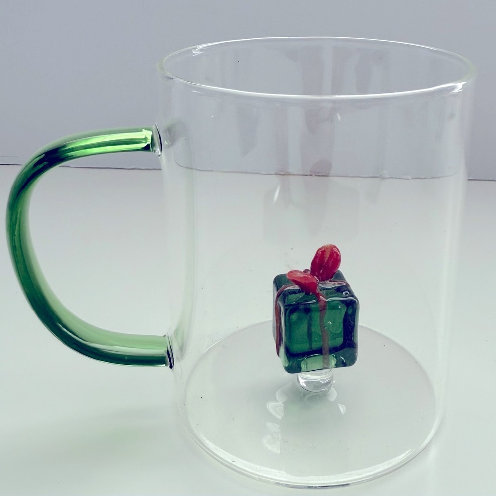 Holiday Peekaboo Borosilicate Glass Mug - 400ml - Picture 2 of 3